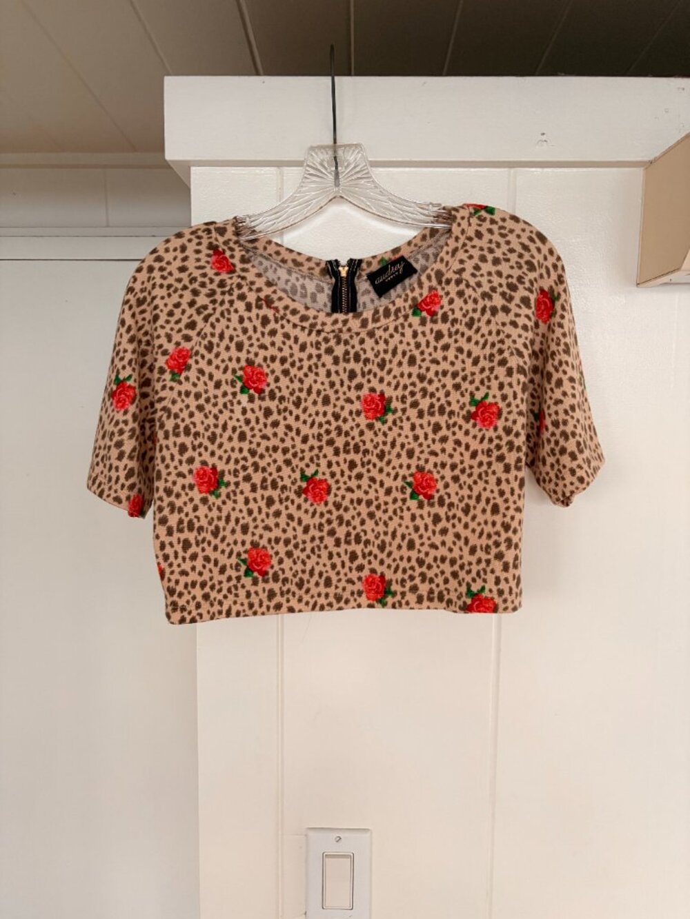 leopard + roses cropped thin sweater